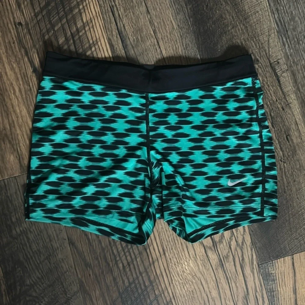 Nike Women’s Relay Dri Fit Fold over Running Shorts Green Black Printed Sz Med